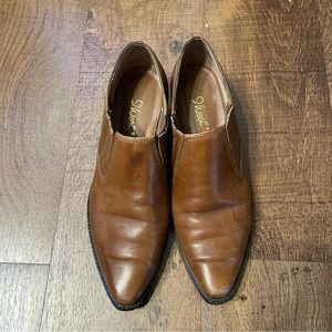 Nine West tan slip on shoe